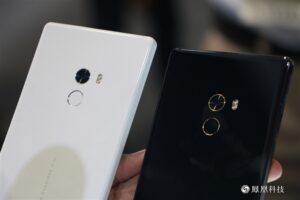 Xiaomi Mi Mix Putih Hadir di CES 2017