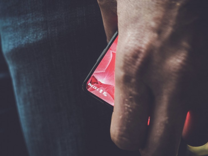 Andy Rubin Berikan Sedikit Bocoran Smartphone Android dengan desain Bezel-less