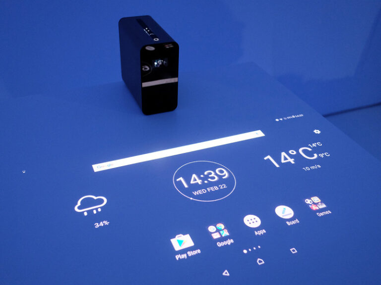 Xperia Touch: Smart Projector dengan OS Android