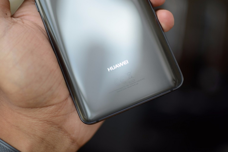 Harga dan Spesifikasi Huawei Mate 10 Pro